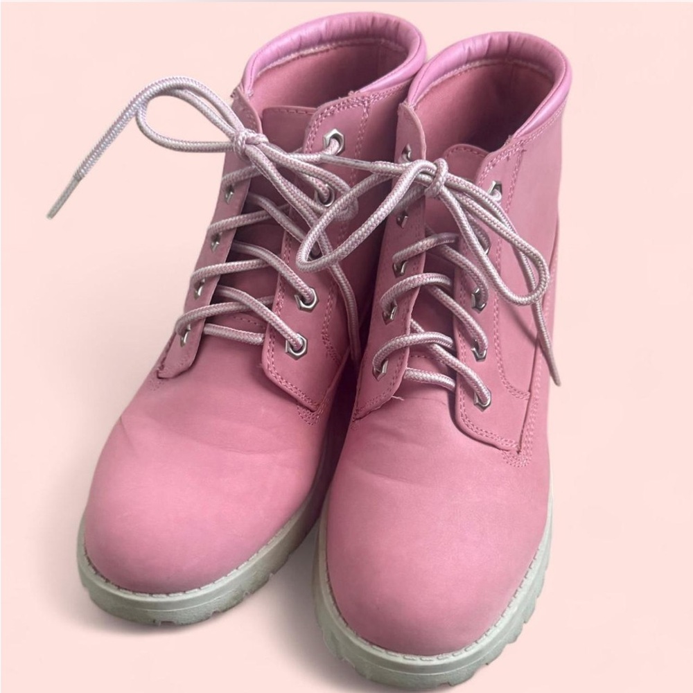 White MT Pink Women's Lace-Up Ankle Boots